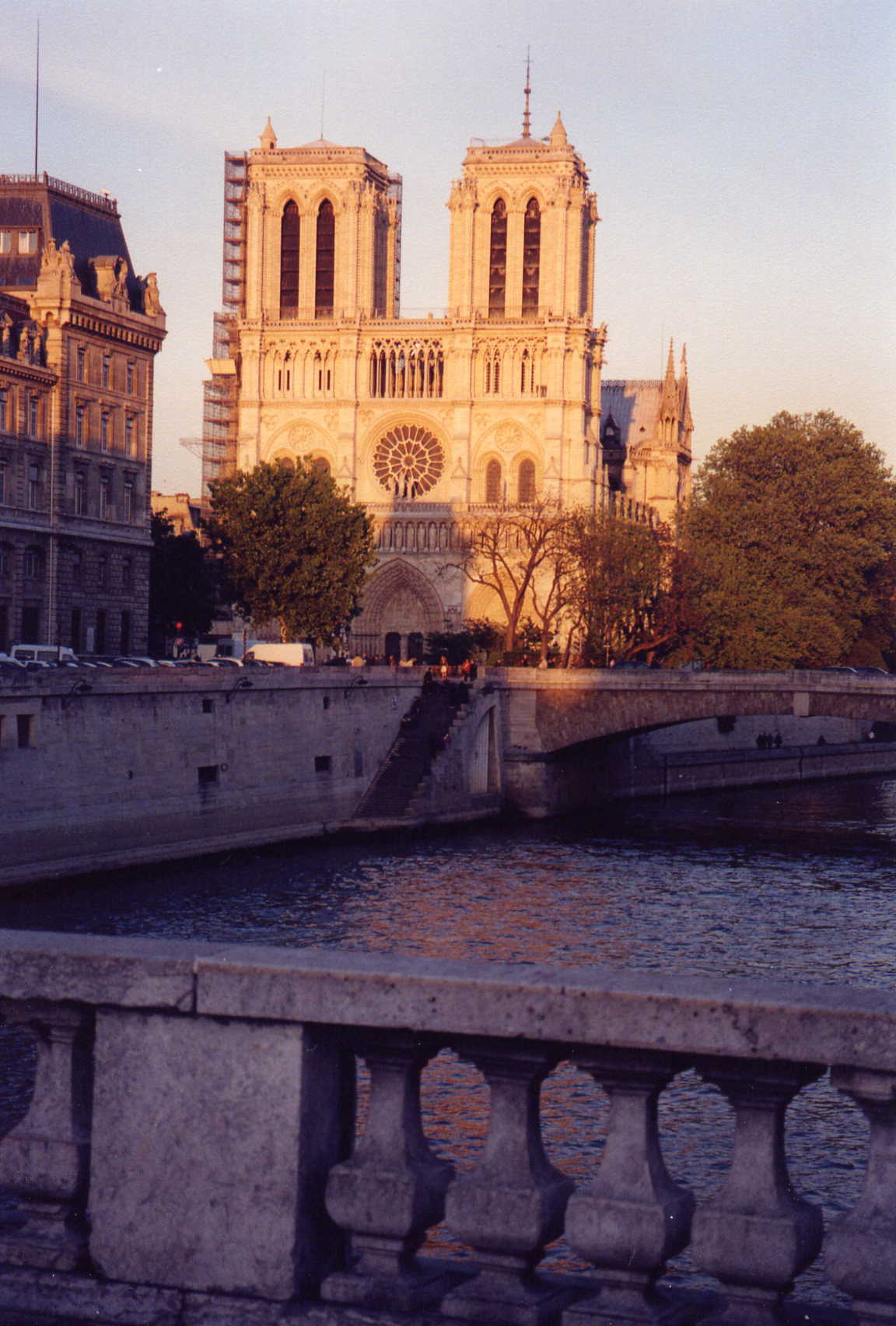 Notre Dame, Soir